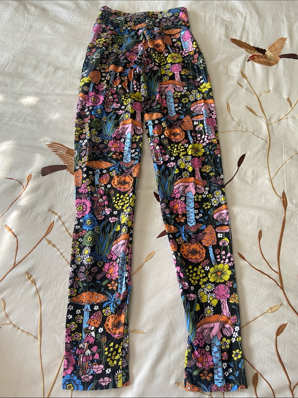 Nooworks Mushroom Toadstool Psychedelic Black Leggings S GUC - Picture 3 of 6
